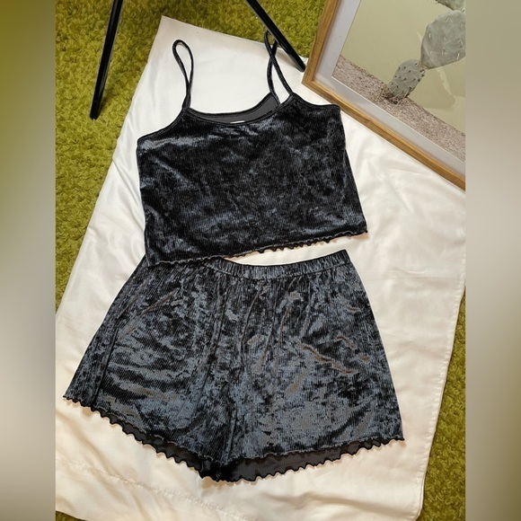Colsie Other - NWT Colsie size Medium/Large black velvet two piece pajama set